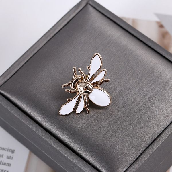classic crosin ch ins simple bee brooch lovely insect version commuter fixed clothing small button pin accessories brooch
classic crosin ch ins simple bee brooch lovely insect version commuter fixed clothing small button pin accessories brooch