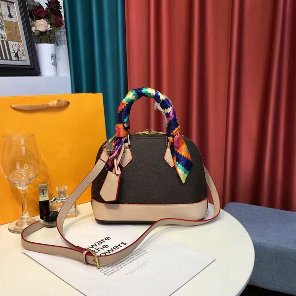 luxurys designers womens handbags lady shell bag leather fashion classic lady handbag retro design letter shoulder bags
luxurys designers womens handbags lady shell bag leather fashion classic lady handbag retro design letter shoulder bags