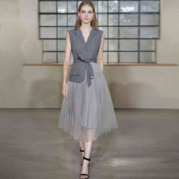 sleeveless notched belt waist patchwork mesh big swing mid-length dress for women autumn new 210421, Black;gray
sleeveless notched belt waist patchwork mesh big swing mid-length dress for women autumn new 210421, Black;gray