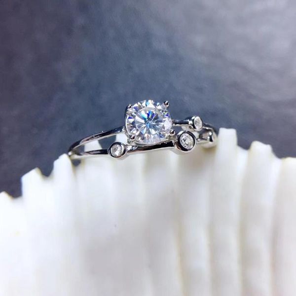 cluster rings glitting moissanite gemstone ring for silver jewelry vvs purity shinning better than diamond birthday engagement gift, Golden;silver
cluster rings glitting moissanite gemstone ring for silver jewelry vvs purity shinning better than diamond birthday engagement gift, Golden;silver