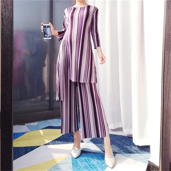 dresses miyake o-neck three quarter irregularlong t-shirt in the fold full length pants stripe two-piece outfit stock, White
dresses miyake o-neck three quarter irregularlong t-shirt in the fold full length pants stripe two-piece outfit stock, White