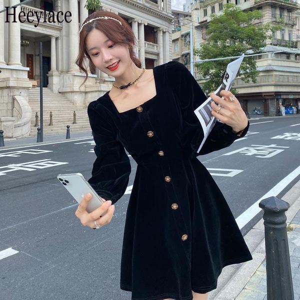 casual dresses women vintage velvet puff sleeve single breasted buttons dress elegant square neck harajuku fashion female vestido, Black;gray
casual dresses women vintage velvet puff sleeve single breasted buttons dress elegant square neck harajuku fashion female vestido, Black;gray