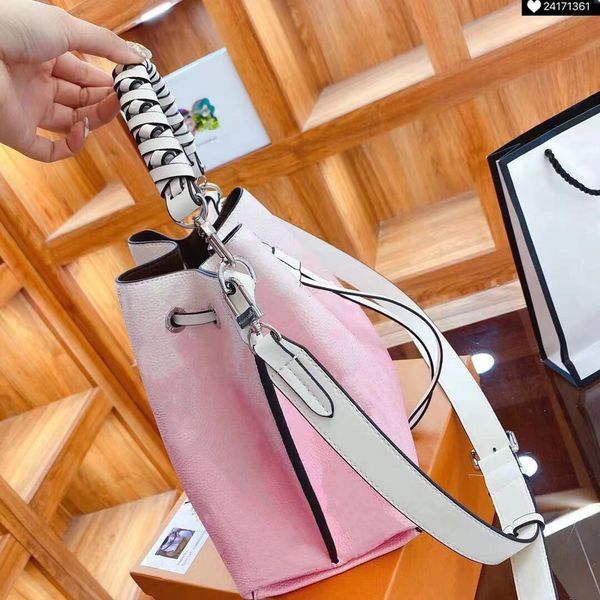 luxurys designers neonoe bucket handbags fashion women's bags old flower purses women tote brand letter genuine leather shoulder crossb
luxurys designers neonoe bucket handbags fashion women's bags old flower purses women tote brand letter genuine leather shoulder crossb