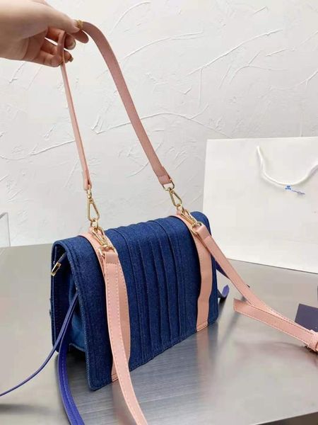 evening bags luxury designer autumn and winter products denim stitching leather hand strap ladies shoulder bag handbag all-match
evening bags luxury designer autumn and winter products denim stitching leather hand strap ladies shoulder bag handbag all-match
