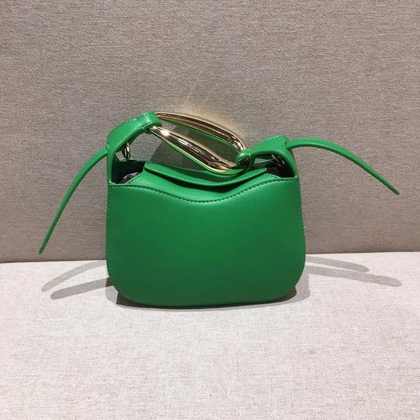 evening bags design genuine leather lip print metal wrist cowhide crossbody shoulder versatile fashion handbag
evening bags design genuine leather lip print metal wrist cowhide crossbody shoulder versatile fashion handbag