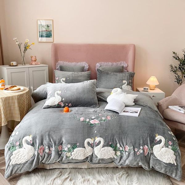 bedding sets white swan flowers embroidery super warm crystal velvet set soft fleece duvet cover bed sheet home pillowcases textiles
bedding sets white swan flowers embroidery super warm crystal velvet set soft fleece duvet cover bed sheet home pillowcases textiles