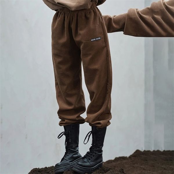 streetwear letter embroidery brown corduroy y2k sweatpants joggers women harajuku high waisted trousers casaul pants capris 210415, Black;white
streetwear letter embroidery brown corduroy y2k sweatpants joggers women harajuku high waisted trousers casaul pants capris 210415, Black;white