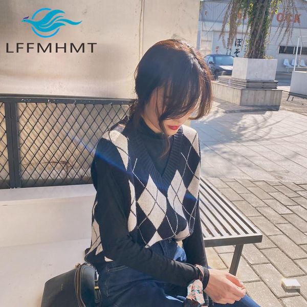 women's vests sweater women plaid sleeveless v-neck korean version 2021 autumn and winter bottoming knitted vest cotton casual versatil, Black;white
women's vests sweater women plaid sleeveless v-neck korean version 2021 autumn and winter bottoming knitted vest cotton casual versatil, Black;white