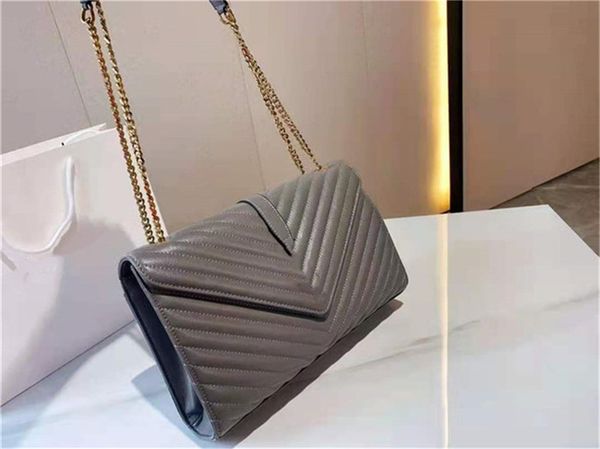 2021 fashion leisure designer bags ladies' luxury quality shoulder bag handbag leather handbags all-match control of various styles and
2021 fashion leisure designer bags ladies' luxury quality shoulder bag handbag leather handbags all-match control of various styles and