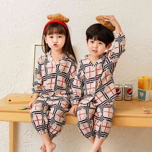 2021 home clothes spring summer pajamas cartoon rayon suit men's women's small, middle and large children's thin air, Blue;red
2021 home clothes spring summer pajamas cartoon rayon suit men's women's small, middle and large children's thin air, Blue;red
