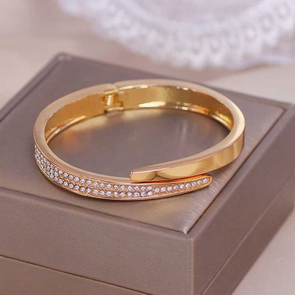 trendy geometry round bracelets & bangles for women charm crystal cuff bracelet rose gold color bangles female jewelry accessory q0719, Black
trendy geometry round bracelets & bangles for women charm crystal cuff bracelet rose gold color bangles female jewelry accessory q0719, Black