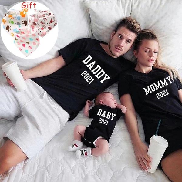 pregnancy announce family matching clothing daddy mommy baby 2021 balck cotton look outfits, Blue 
pregnancy announce family matching clothing daddy mommy baby 2021 balck cotton look outfits, Blue