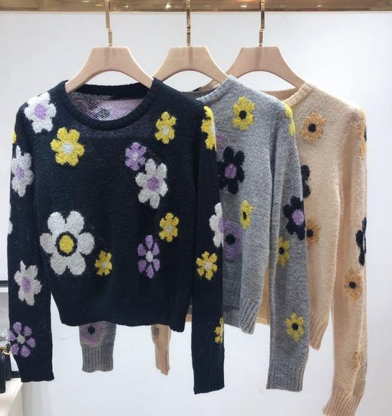 women's sweaters 2021 autumn flower round neck pullover long sleeve sweater, White;black
women's sweaters 2021 autumn flower round neck pullover long sleeve sweater, White;black