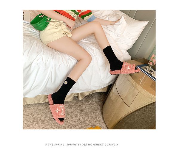 2022 lastest luxurious mink fur women slippers soft flat open-toe slip-on mules with oversized initials fashion lightweight homey mule size, Black
2022 lastest luxurious mink fur women slippers soft flat open-toe slip-on mules with oversized initials fashion lightweight homey mule size, Black