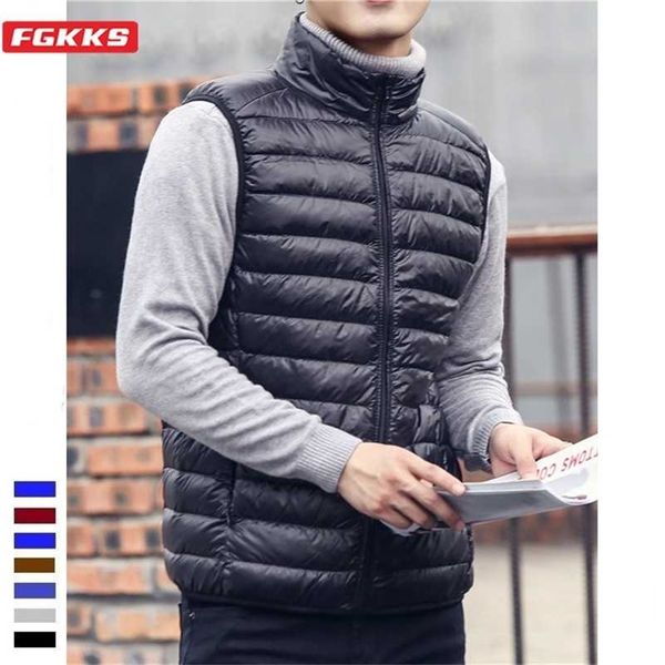 fgkks fashion brand men lightweight down vest autumn men white duck down vests casual sleeveless down vest coats male 211110, Black
fgkks fashion brand men lightweight down vest autumn men white duck down vests casual sleeveless down vest coats male 211110, Black