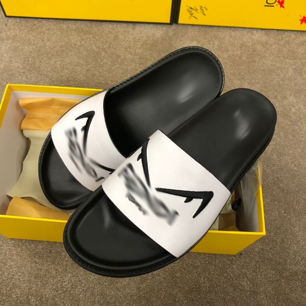 2021 slipper designer slide summer sandals fashion men beach indoor flat flip flops leather luxurys shoes mens slippers with box size 39-45, Black
2021 slipper designer slide summer sandals fashion men beach indoor flat flip flops leather luxurys shoes mens slippers with box size 39-45, Black