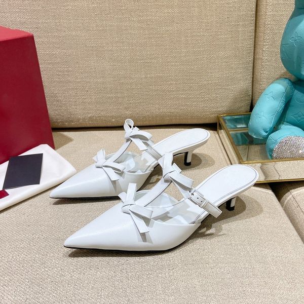 luxury designer sandals women signature calf leather tie-back low heel shoes height 4cm slide women size 35-43 with box, Black
luxury designer sandals women signature calf leather tie-back low heel shoes height 4cm slide women size 35-43 with box, Black