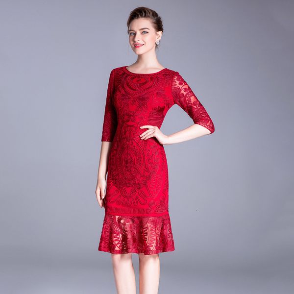 romper spring autumn embroidered middle-aged dress female 5xl dressed mother fishtail skirt, Black;white
romper spring autumn embroidered middle-aged dress female 5xl dressed mother fishtail skirt, Black;white