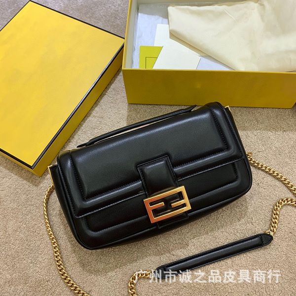 designer handbag 2021 new club single shoulder slanting armpit foreign style niche high grade leather handbag women's fashion
designer handbag 2021 new club single shoulder slanting armpit foreign style niche high grade leather handbag women's fashion