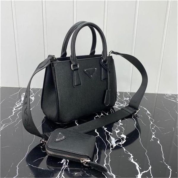 fashion women shoulder bags unique triangle logo genuine leather chest pack lady tote handbags presbyopic purse messenger bag
fashion women shoulder bags unique triangle logo genuine leather chest pack lady tote handbags presbyopic purse messenger bag