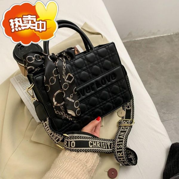 designer handbags hand women's 2021 new net red large capacity small square fashion one shoulder messenger bag temperament silk scarf b
designer handbags hand women's 2021 new net red large capacity small square fashion one shoulder messenger bag temperament silk scarf b