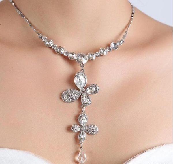 2021 new new ship holy white rhinestone crystal flower earring necklace set bridal party wear
2021 new new ship holy white rhinestone crystal flower earring necklace set bridal party wear