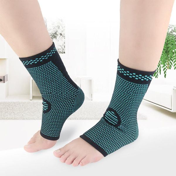 ankle support 1 pair elastic nylon sleeve compression outdoor guard recovery safety sports protector brace basketball, Blue;black
ankle support 1 pair elastic nylon sleeve compression outdoor guard recovery safety sports protector brace basketball, Blue;black