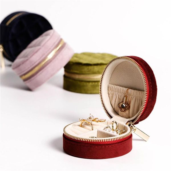 gift wrap 8cm round velvet ring box women jewelry boxes pendant necklace earrings display travel organizer storage gifts holder 1pc
gift wrap 8cm round velvet ring box women jewelry boxes pendant necklace earrings display travel organizer storage gifts holder 1pc