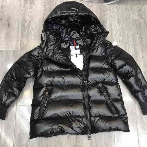 european bright face short thickened hooded white duck wash down jacket black coat
european bright face short thickened hooded white duck wash down jacket black coat