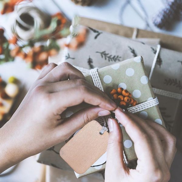 200pcs nature wood slice gift tags blank rectangle wooden hanging label with ropes for wedding party diy decor wrap
200pcs nature wood slice gift tags blank rectangle wooden hanging label with ropes for wedding party diy decor wrap