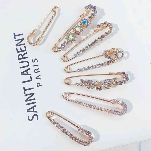 brooch korean fashion simple versatile diamond coat sweater cardigan suit big pin dress, Gray
brooch korean fashion simple versatile diamond coat sweater cardigan suit big pin dress, Gray
