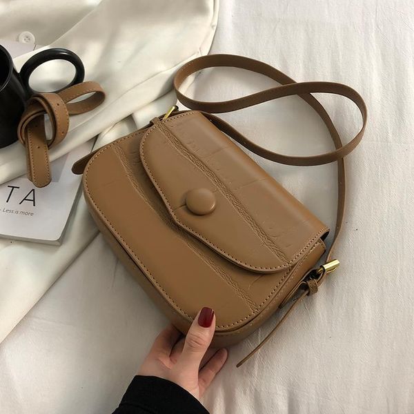 evening bags niche design premium bag 2021 female fall/winter retro messenger fashion shoulder square width: 22cm
evening bags niche design premium bag 2021 female fall/winter retro messenger fashion shoulder square width: 22cm