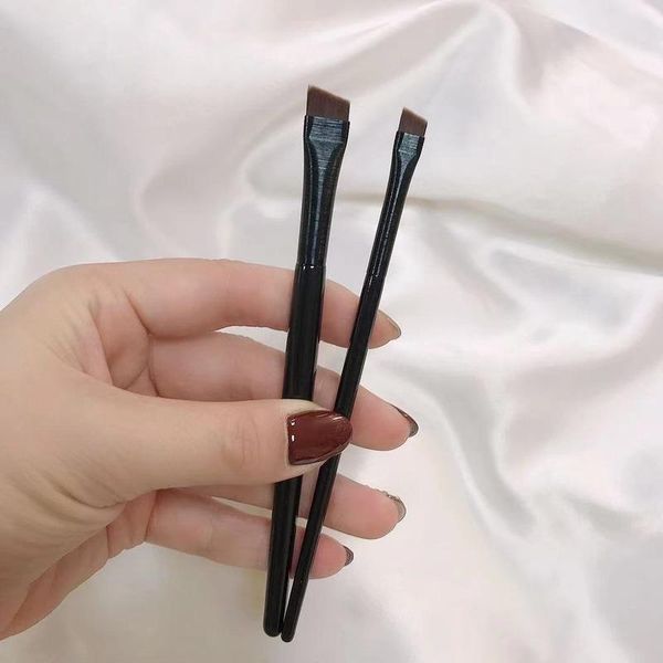 makeup brushes knife edge eyeliner brush fine oblique head m girl same style outline eyebrow portable
makeup brushes knife edge eyeliner brush fine oblique head m girl same style outline eyebrow portable