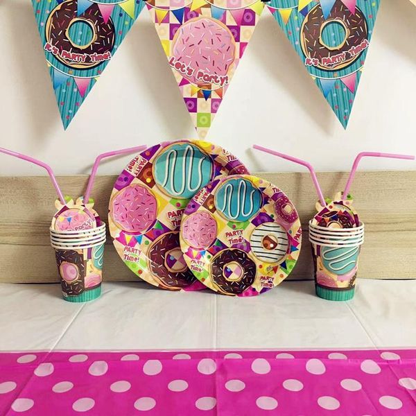 42pcs/set cartoon pink donut party theme plates paper cups straws flag tablecltoh wedding event birthday decor supplies disposable dinnerwar
42pcs/set cartoon pink donut party theme plates paper cups straws flag tablecltoh wedding event birthday decor supplies disposable dinnerwar