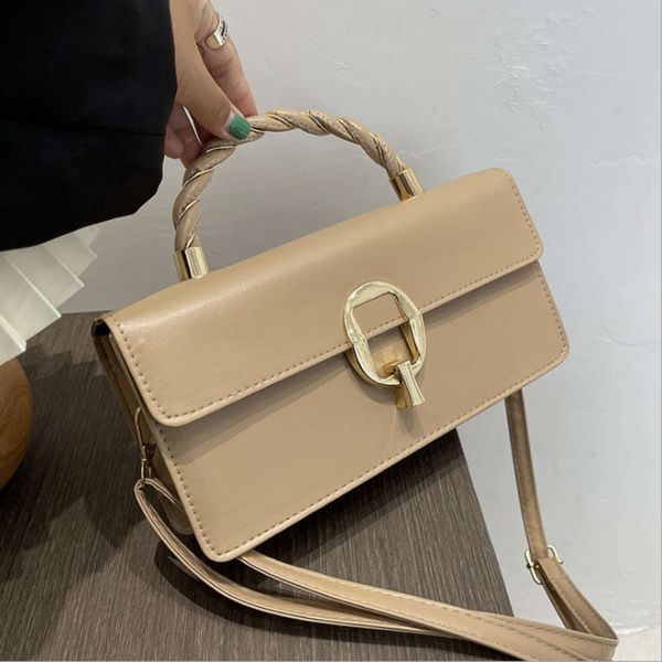 2021 autumn texture small square bag simple fashion foreign style single shoulder menger bag portable female
2021 autumn texture small square bag simple fashion foreign style single shoulder menger bag portable female