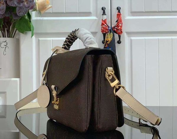 luggage genuine leather women chic handbag msenger shoulder bag pockets tot shopping bags backpack wallets cross bady pue with charm
luggage genuine leather women chic handbag msenger shoulder bag pockets tot shopping bags backpack wallets cross bady pue with charm