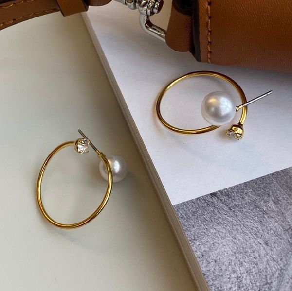 copper vacuum plated 24ks925 silver needle personalized design arc high precision bead temperament earrings day single c5-8
copper vacuum plated 24ks925 silver needle personalized design arc high precision bead temperament earrings day single c5-8