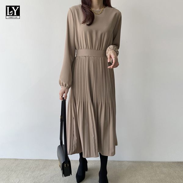 dresses autumn loose pleated dress vintage o neck long sleeve solid fitted high waist slim minimalist midi dresses, Black;gray
dresses autumn loose pleated dress vintage o neck long sleeve solid fitted high waist slim minimalist midi dresses, Black;gray