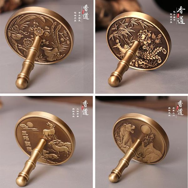 pure copper engraving pattern round ash pressing hundred birds phoenix sheep wood fragrant leveler for tapping incense mold fragrance lamps
pure copper engraving pattern round ash pressing hundred birds phoenix sheep wood fragrant leveler for tapping incense mold fragrance lamps