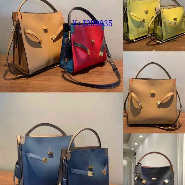 wholesale e tbs women's bag, portable one shoulder messenger frosted cow leather + napa leather, multi compartment luxuryss designerss
wholesale e tbs women's bag, portable one shoulder messenger frosted cow leather + napa leather, multi compartment luxuryss designerss