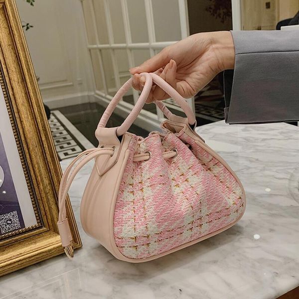 evening bags unique personality high-quality shoulder bag 2021 fashion woolen cloth portable women's designer messenger
evening bags unique personality high-quality shoulder bag 2021 fashion woolen cloth portable women's designer messenger