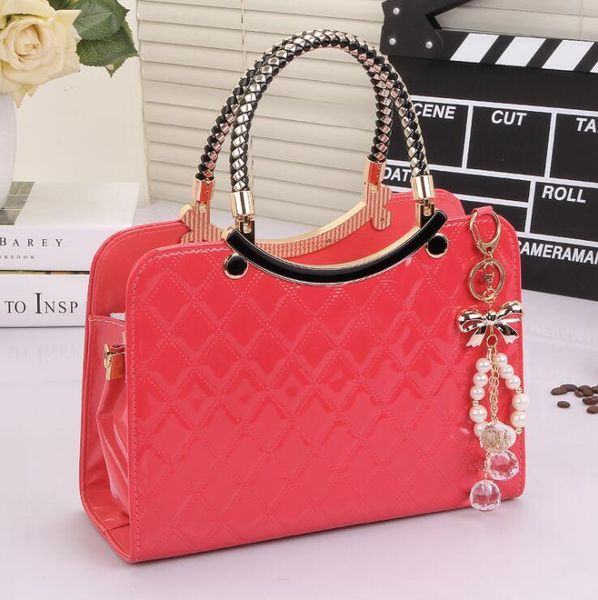 evening bags white checkered chain bag crossbody 2021 arrival fashion high-quality women handbags
evening bags white checkered chain bag crossbody 2021 arrival fashion high-quality women handbags