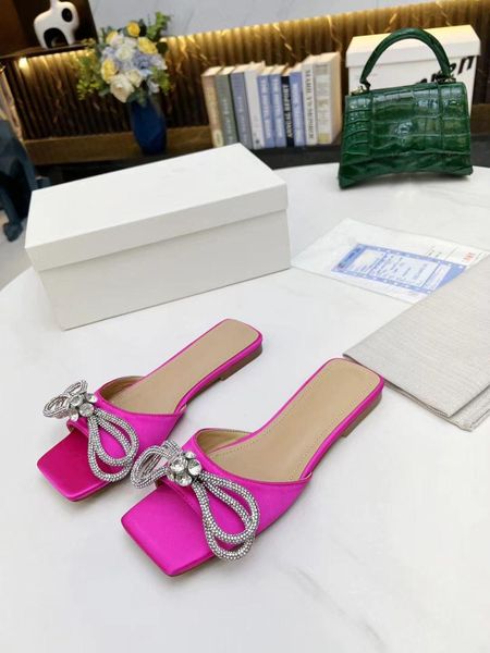 2022 fashion women shoes diamond bow cartoon slippers satin flat slides woman shoe beach lazy sandals designer slipper large size 35-42 us4-, Black
2022 fashion women shoes diamond bow cartoon slippers satin flat slides woman shoe beach lazy sandals designer slipper large size 35-42 us4-, Black