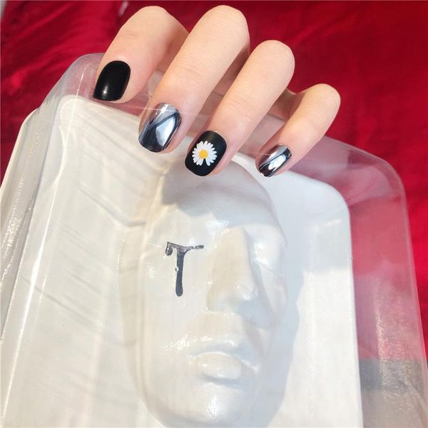 false nails 24pcs black silver daisys wear short paragraph fashion manicure patch save time wearable nail fre, Red;gold
false nails 24pcs black silver daisys wear short paragraph fashion manicure patch save time wearable nail fre, Red;gold