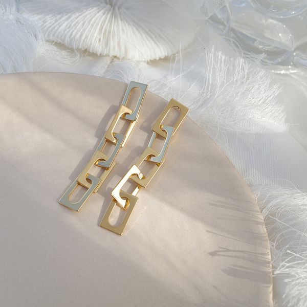 genuine gold electroplating 925 silver needle geometric square earrings fashion metal earrings personality fashion indifference earrings
genuine gold electroplating 925 silver needle geometric square earrings fashion metal earrings personality fashion indifference earrings