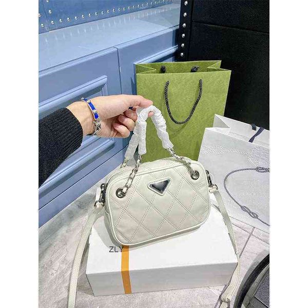 21 new camera bag metal triangle buckle lightweight simple sportsxy style pu pure color women's zly bags
21 new camera bag metal triangle buckle lightweight simple sportsxy style pu pure color women's zly bags