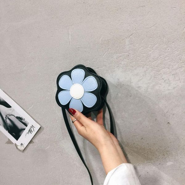 wallets bag women's style summer mini change shoulder korean-style cartoon cute children's bags, Red;black
wallets bag women's style summer mini change shoulder korean-style cartoon cute children's bags, Red;black