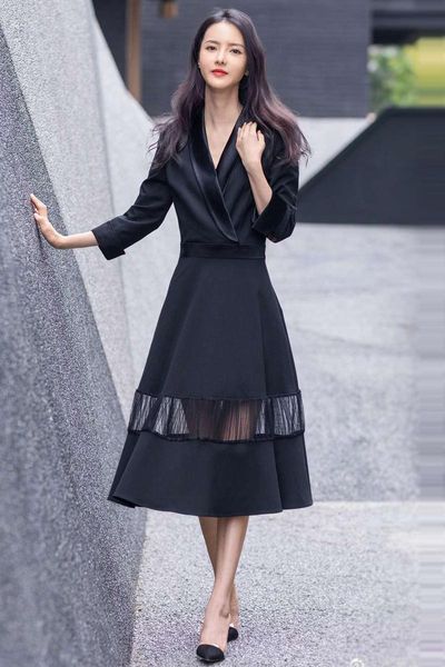 fall 2021 fashion star show high end women's black medium length dress casual dresses, Black;gray
fall 2021 fashion star show high end women's black medium length dress casual dresses, Black;gray