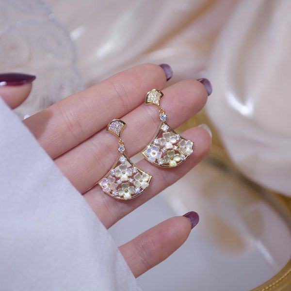 ins 14k real gold s925 silver needle exquisite color flower fan shape stud earrings for women cubic zircon zc, Golden;silver
ins 14k real gold s925 silver needle exquisite color flower fan shape stud earrings for women cubic zircon zc, Golden;silver