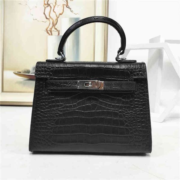 one fold off special pure leather kelly alligator women's bag
one fold off special pure leather kelly alligator women's bag